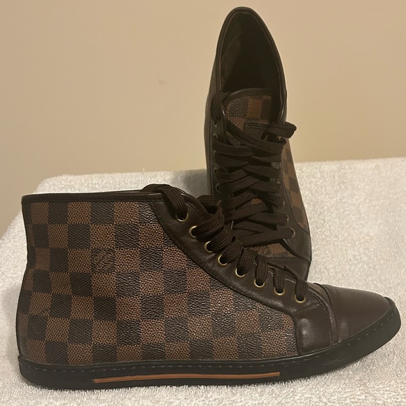 Louis Vuitton Brown Checkered Boot Men’s 9 / Women 10.5
PreOwned - Very Good - Picture 1 of 5